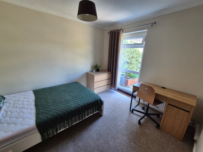 Room Abbots Wood Road in Luton