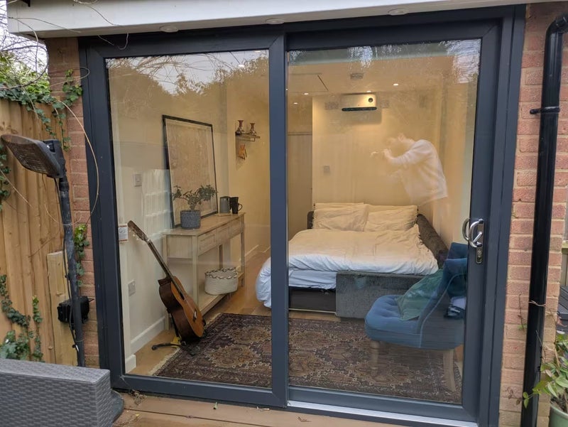 Room Arundel Close in Greater London