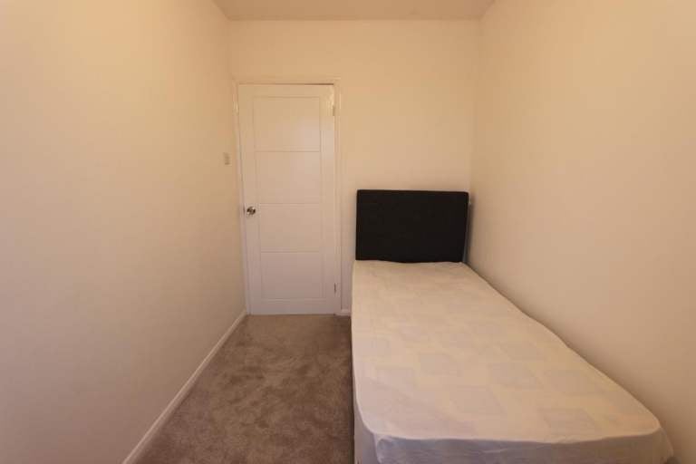 Flat Glenhurst Road in Greater London