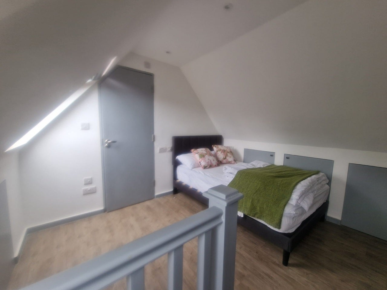 Room Henchman Street in Greater London
