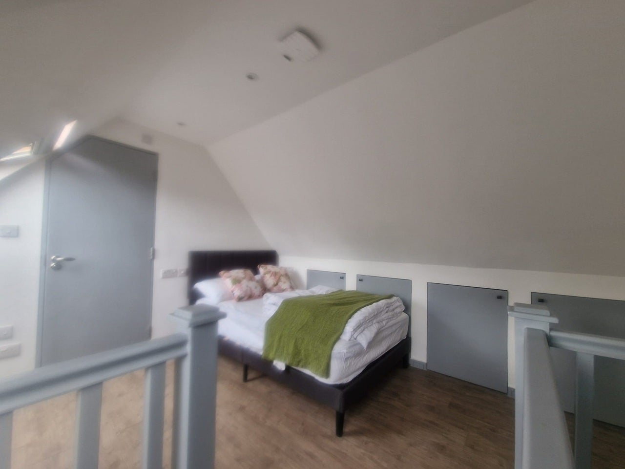 Room Henchman Street in Greater London