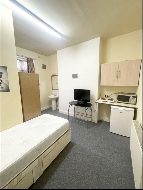 Room Talgarth Road in Greater London