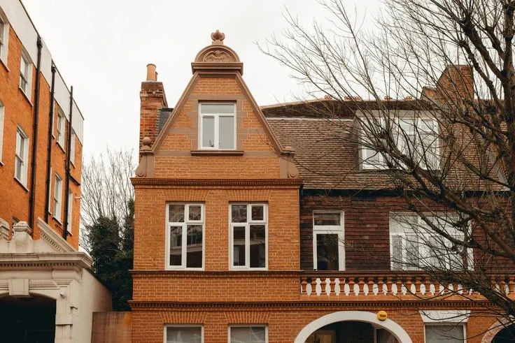 Flat Black Path in Greater London