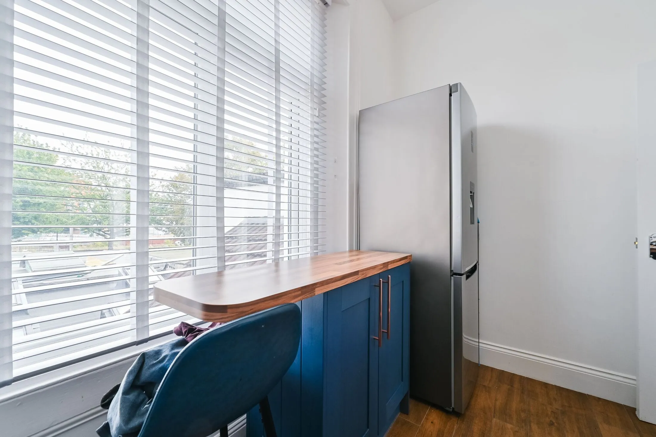 Flat Caledonian Road in Greater London
