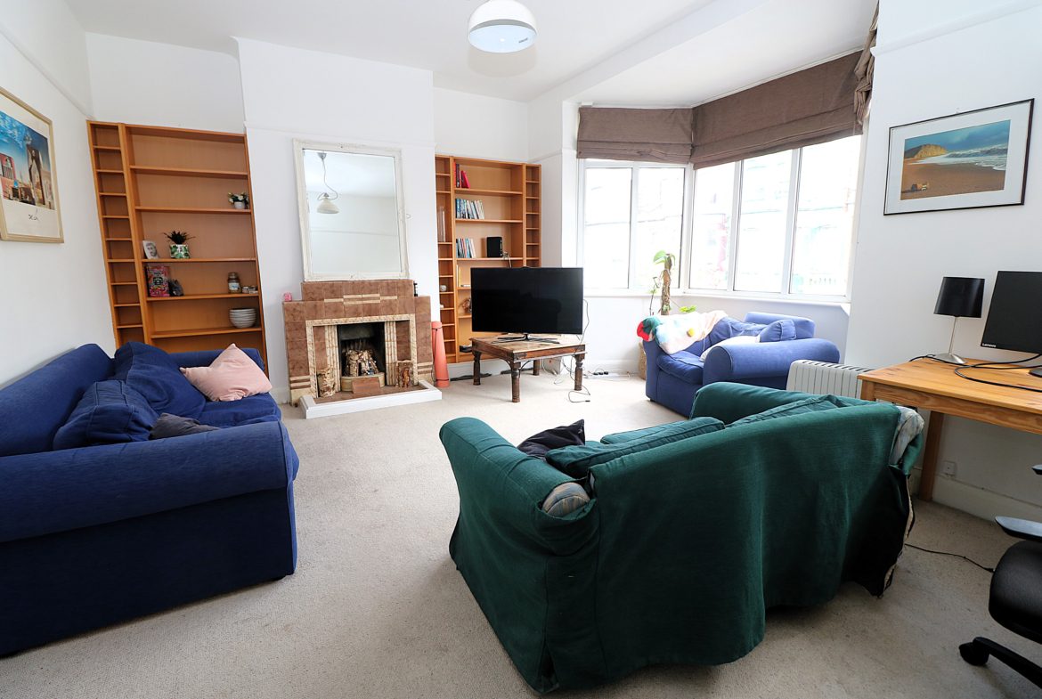 Flat Hampden Road in Greater London