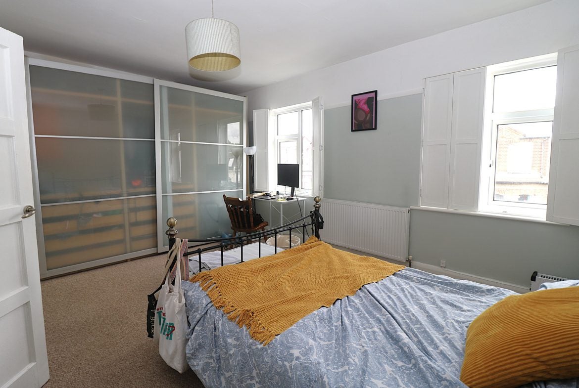 Flat Hampden Road in Greater London