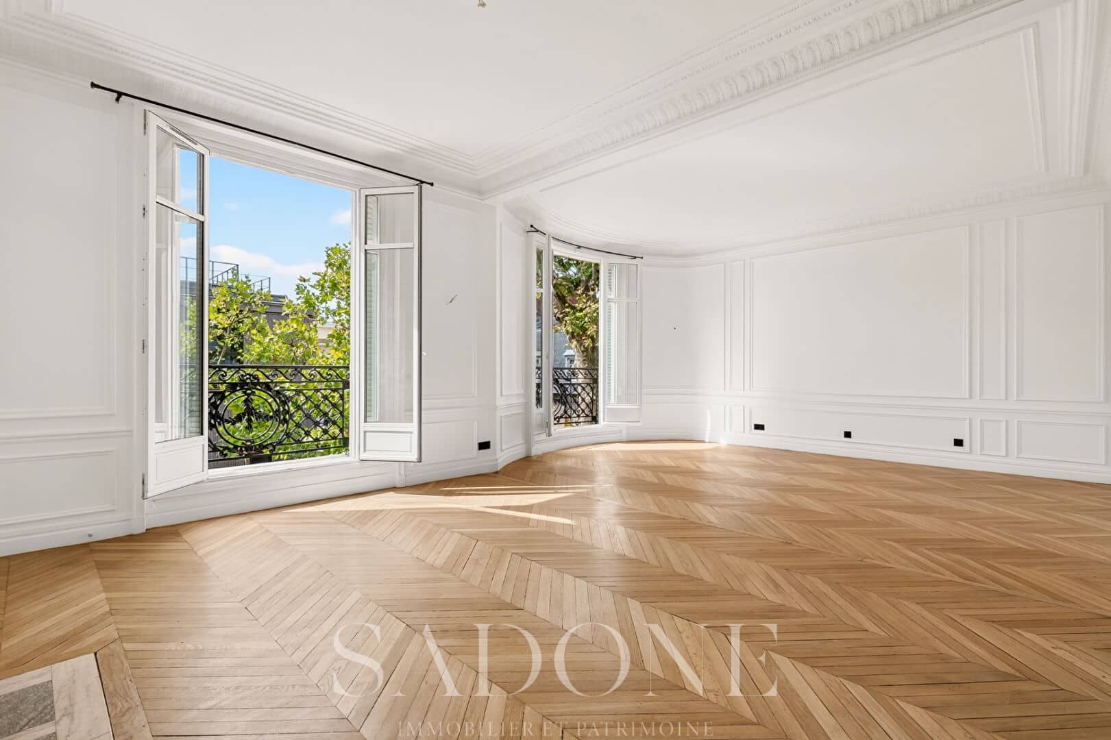 Flat Boulevard Victor Hugo in Neuilly-sur-Seine