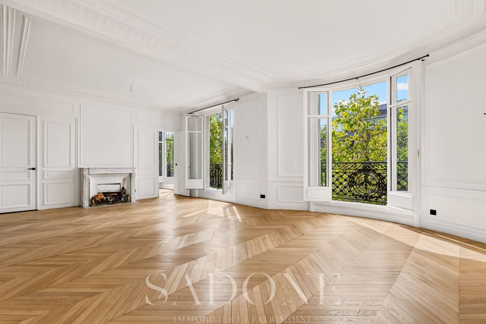 Flat Boulevard Victor Hugo in Neuilly-sur-Seine