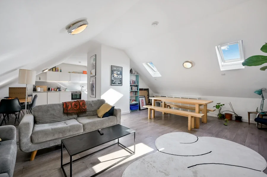 Flat Tyssen Street in London