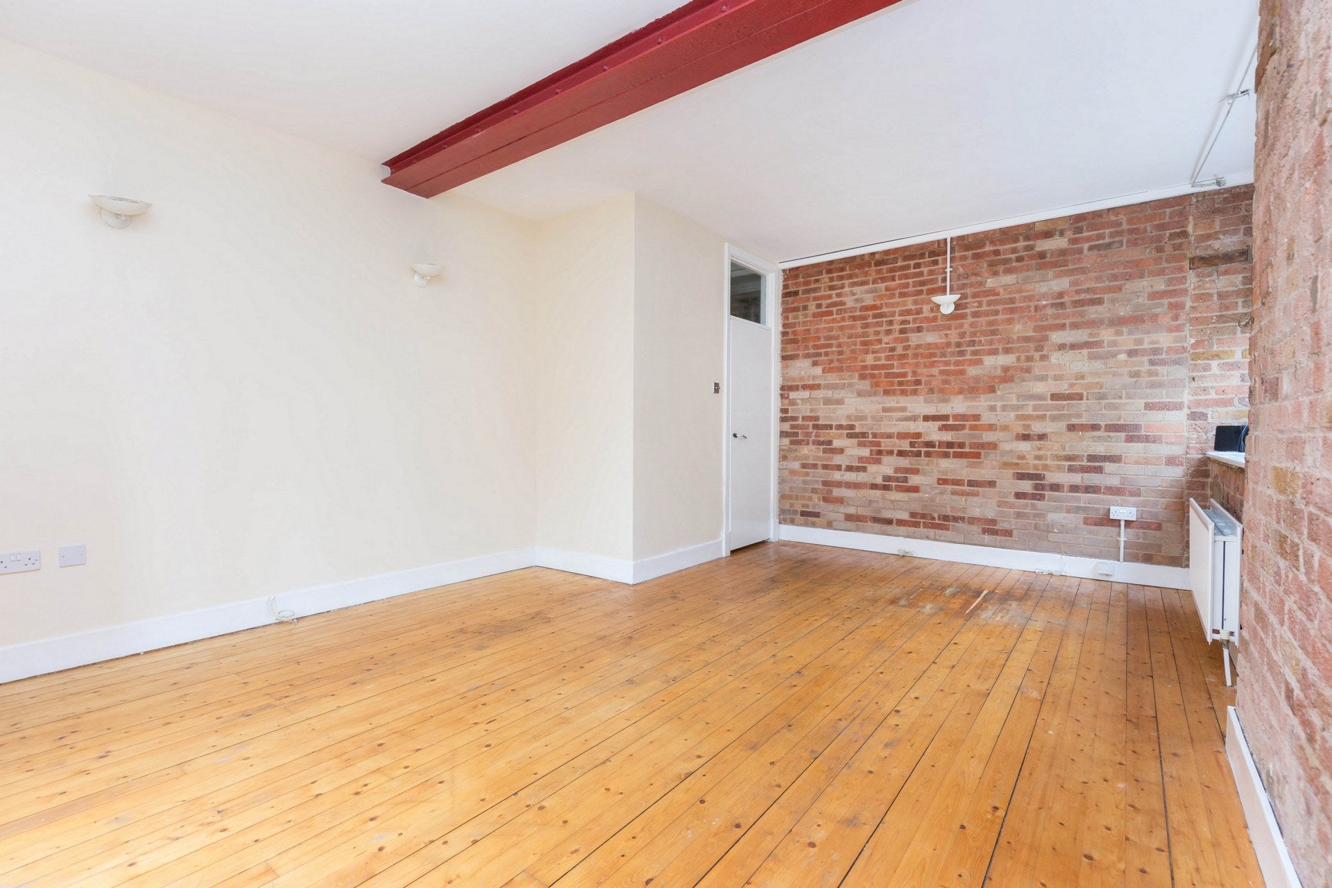 Flat Colvestone Crescent in Greater London