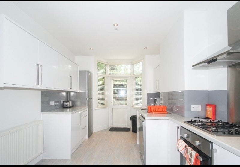 Room Sportsbank Street in Greater London