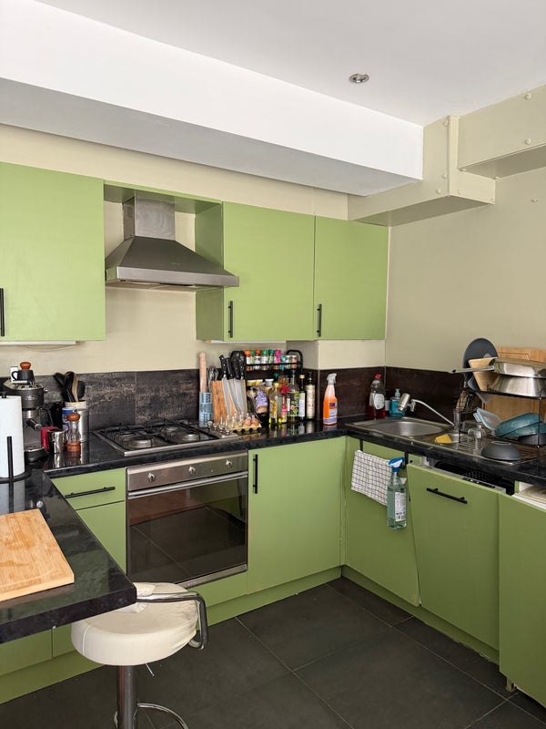 Room Wandsworth Road in Greater London