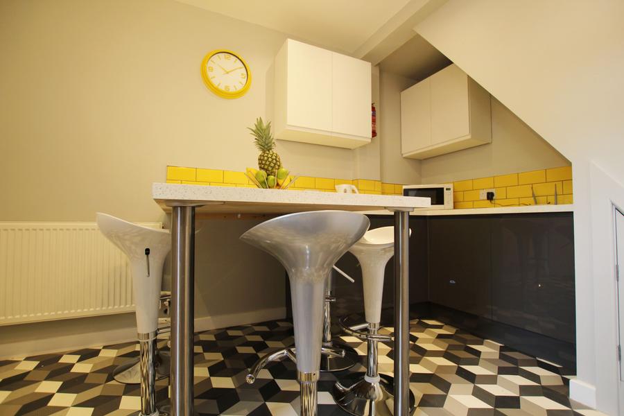Room Waterloo Street in East Staffordshire