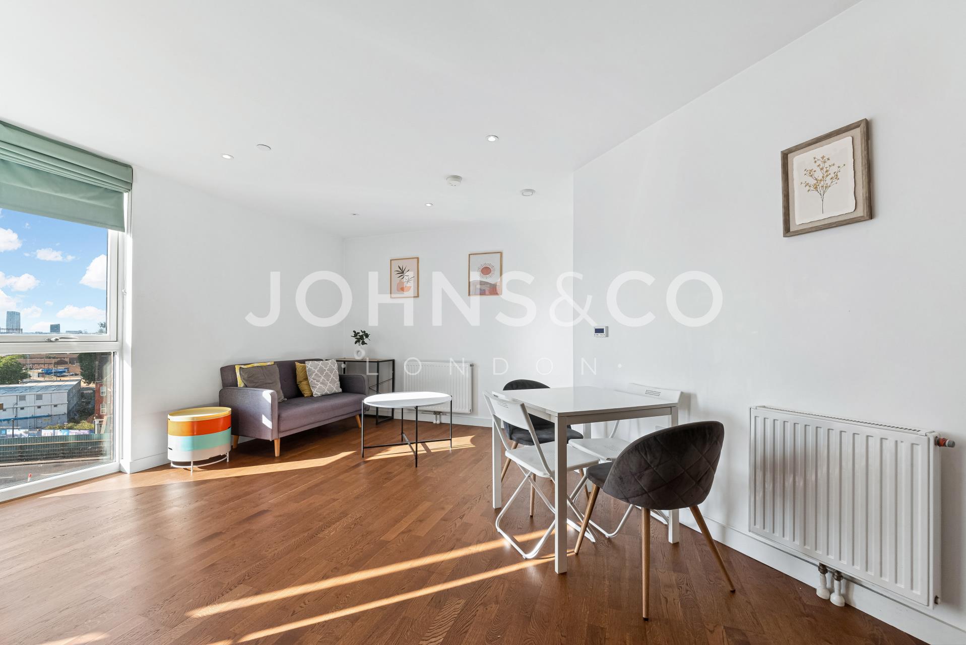 Flat Terry Spinks Place in Greater London