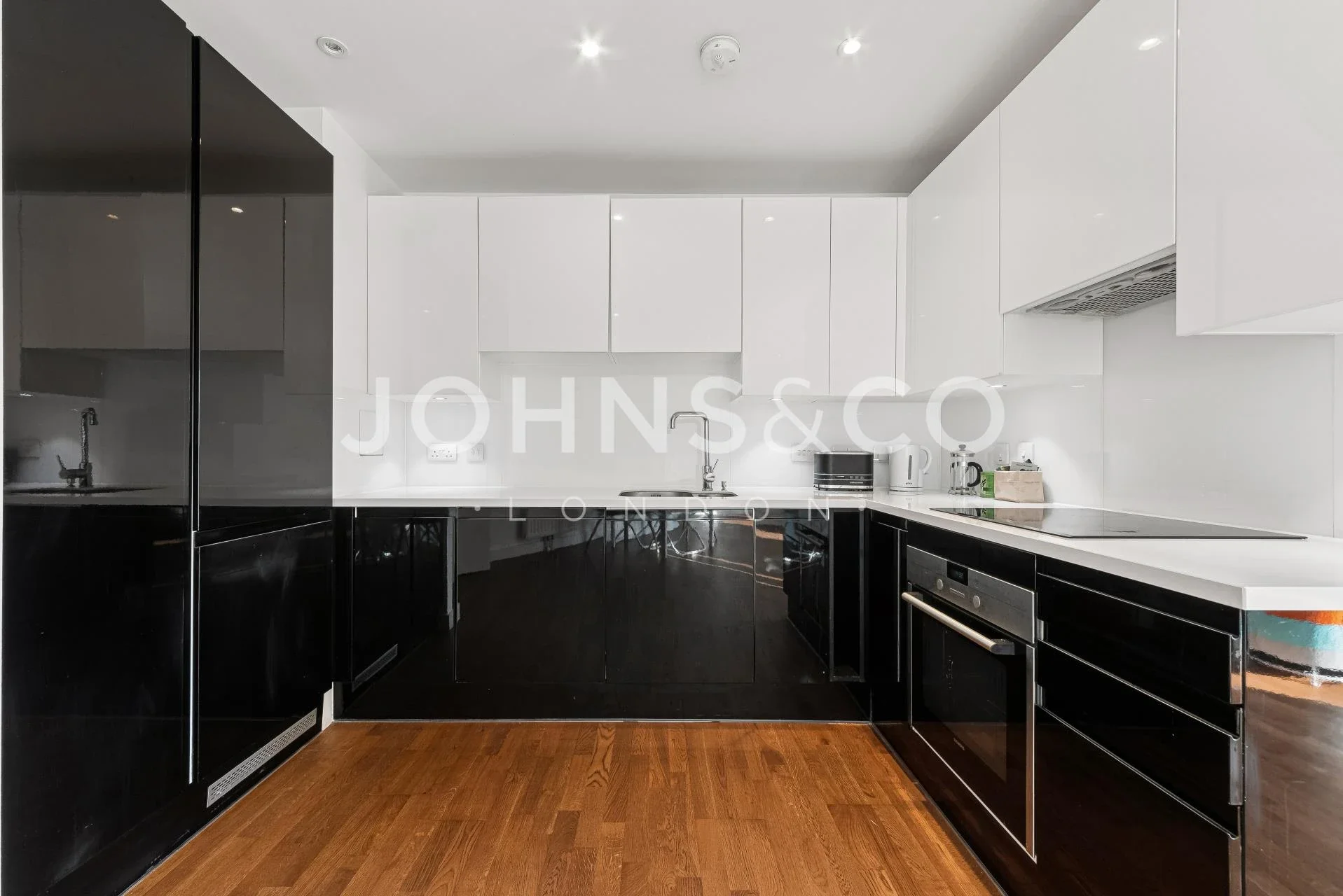 Flat Terry Spinks Place in Greater London