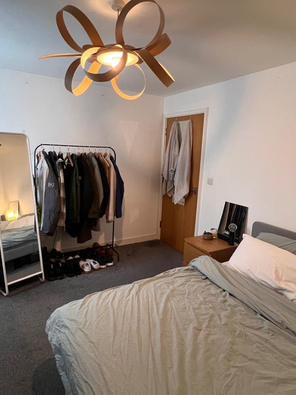 Room Wrights Road in Greater London