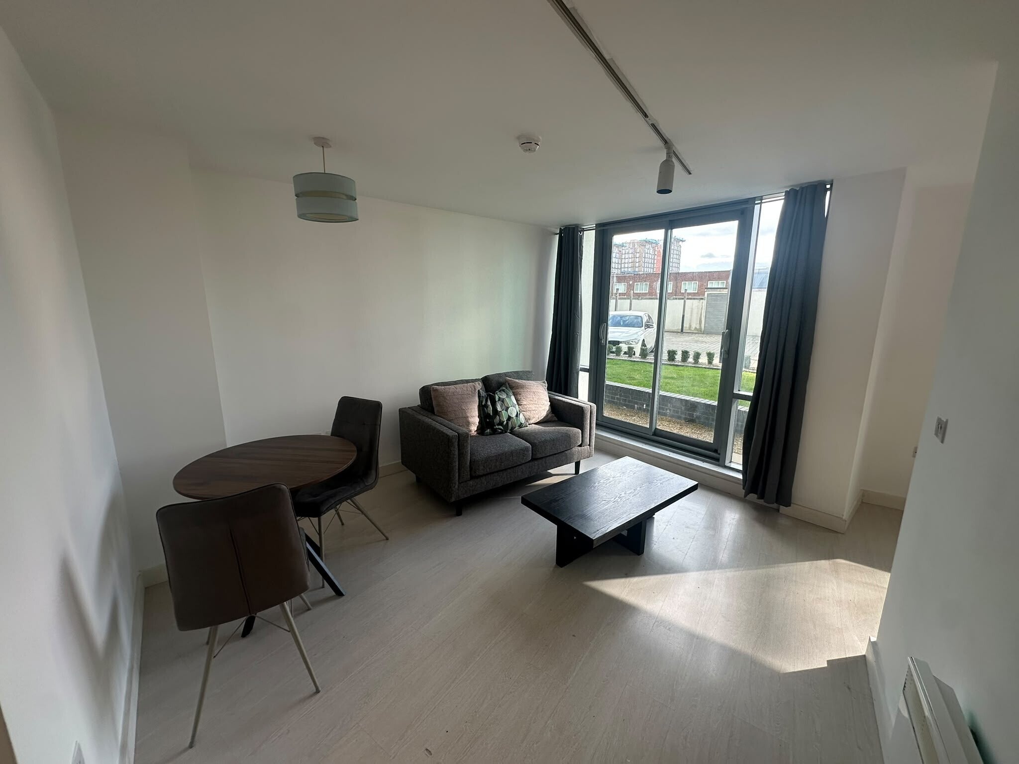 Flat Ingram Street in Leeds