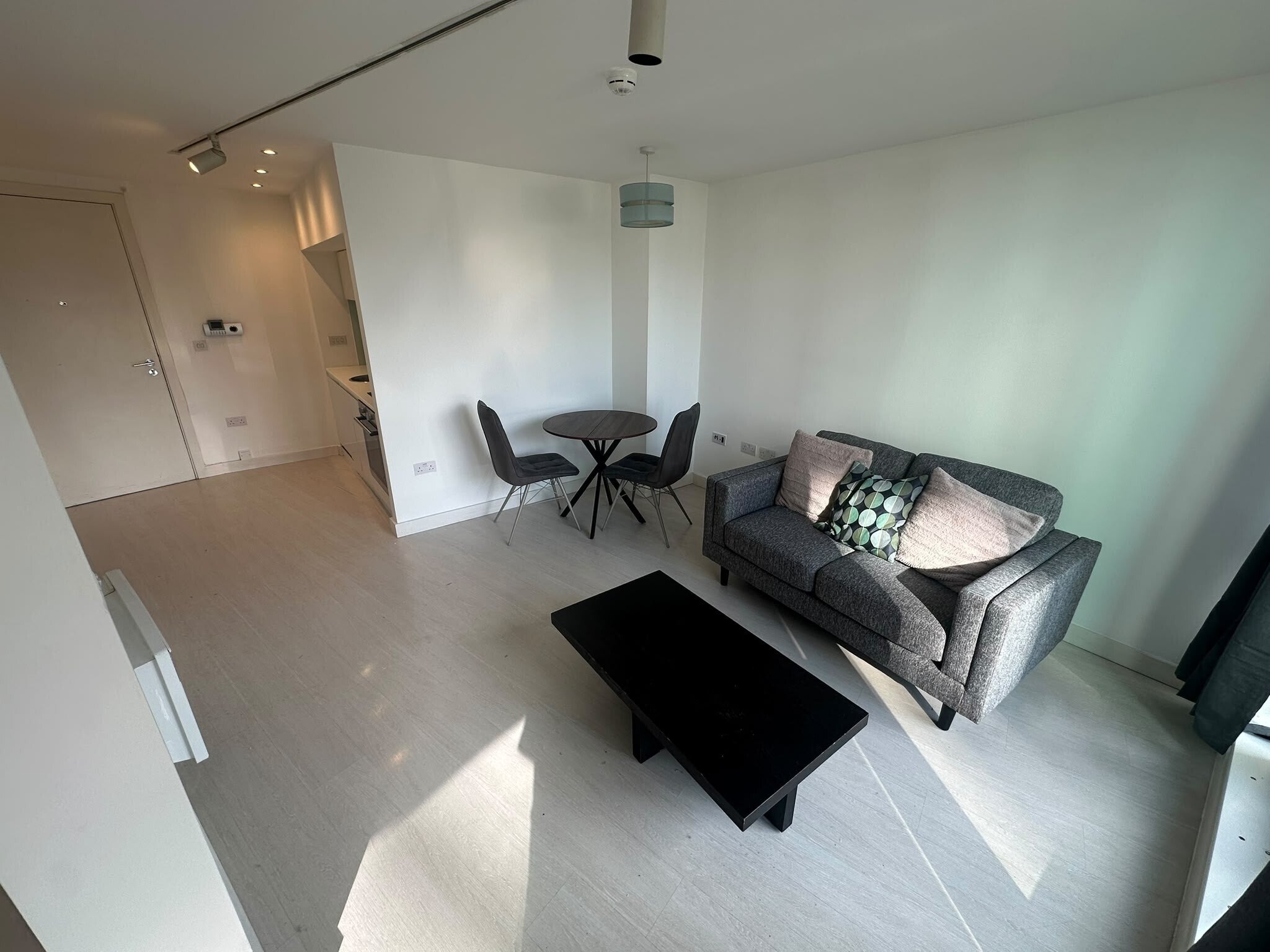 Flat Ingram Street in Leeds
