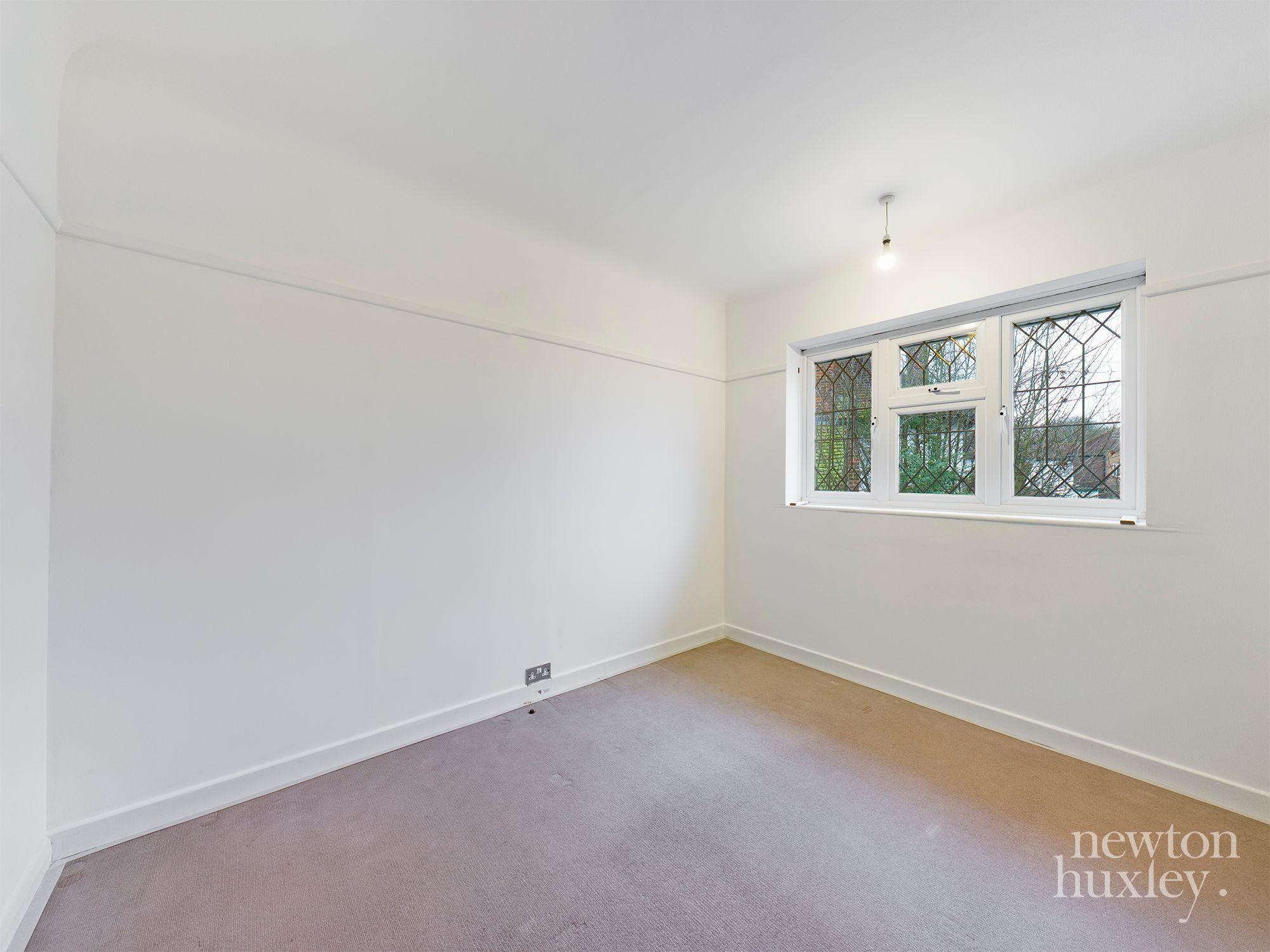 Flat Southwood Gardens in Elmbridge