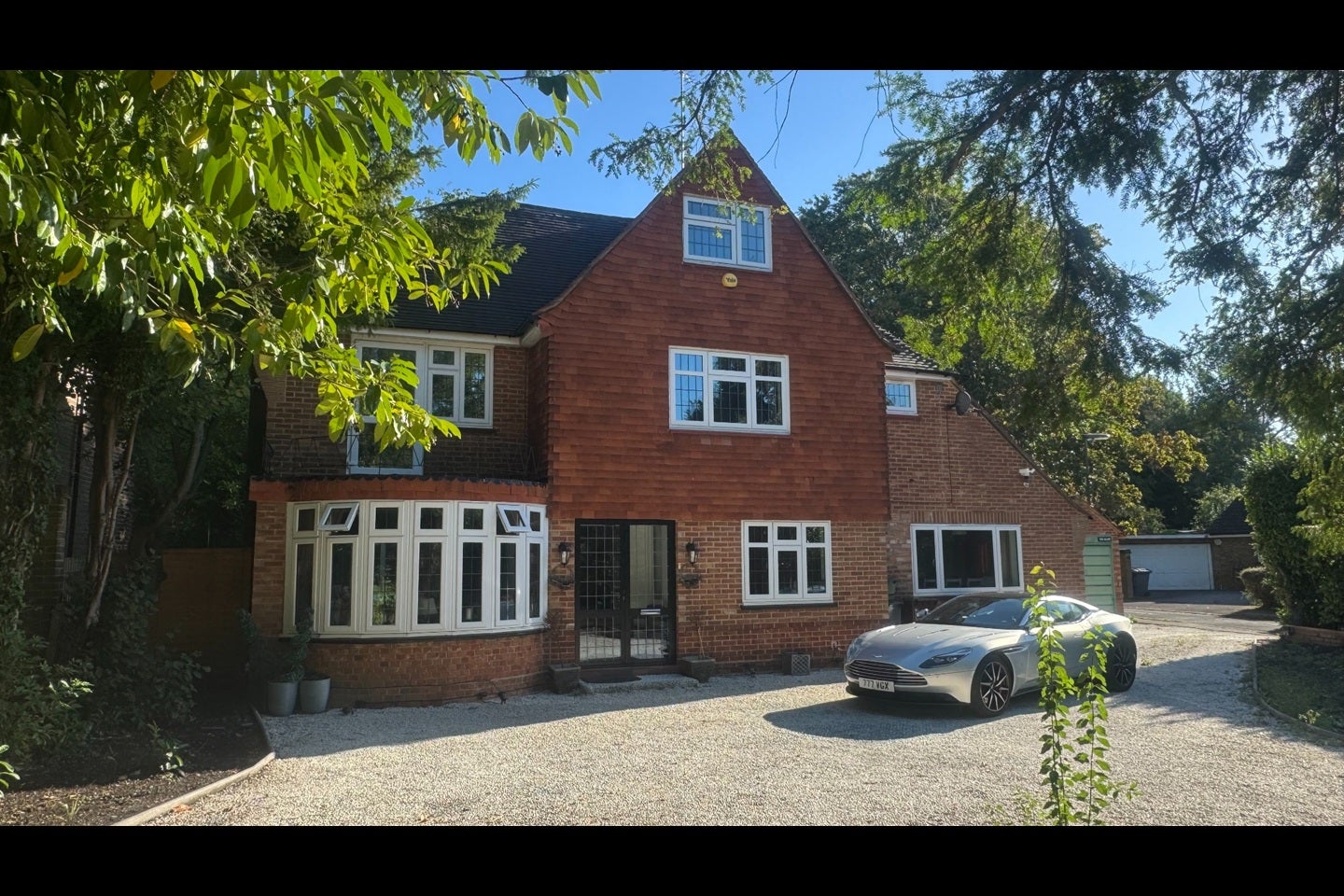 House Clarence Drive in Borough of Runnymede