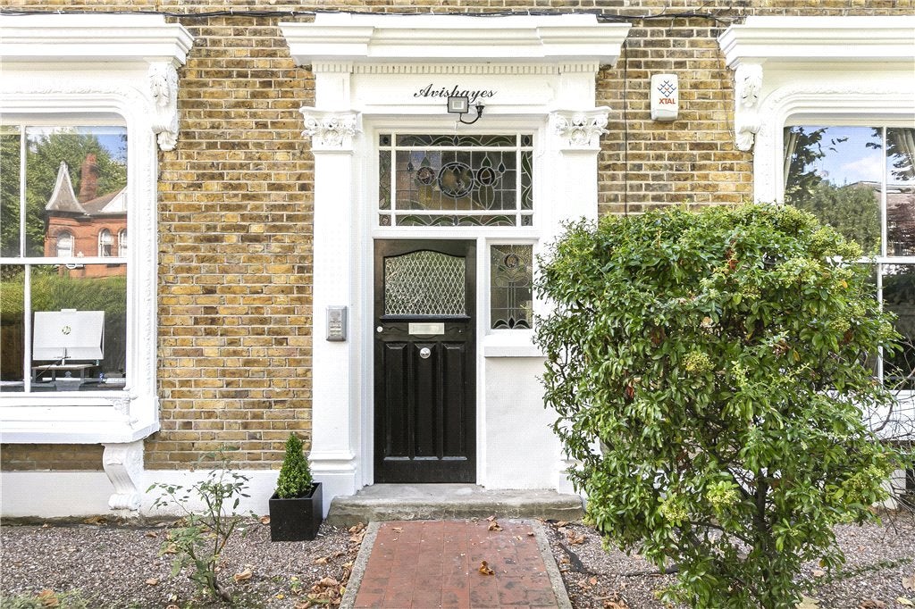 Flat Wellesley Road in Greater London