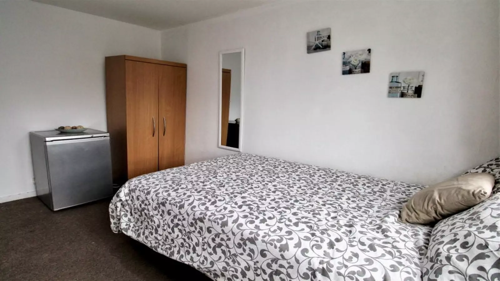 Flat Mund Street in Greater London