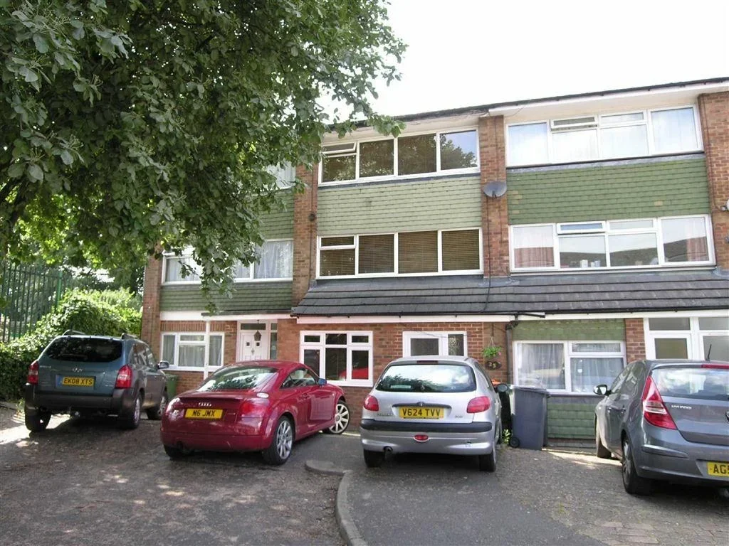 House The Cedars in Dunstable