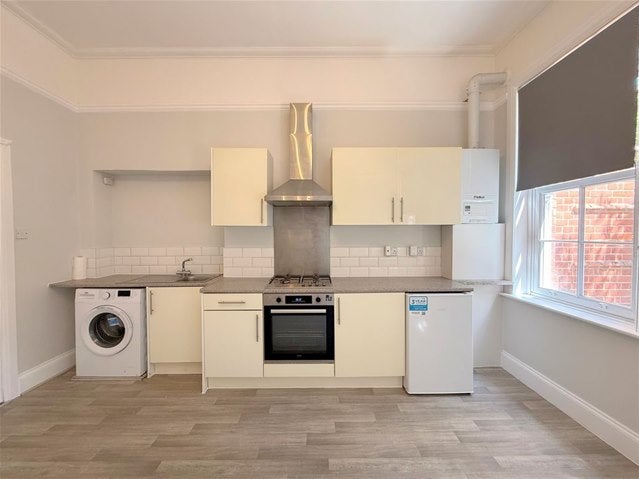 Flat Royston Grove in Greater London