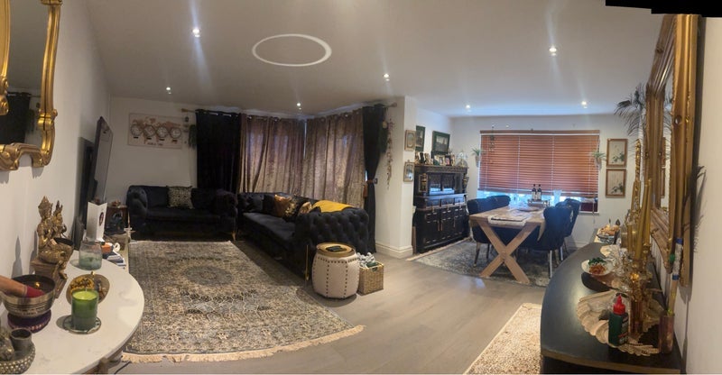 Room St. Davids Square in Greater London