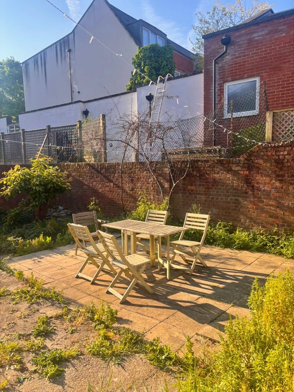 House Birchmore Walk in Greater London
