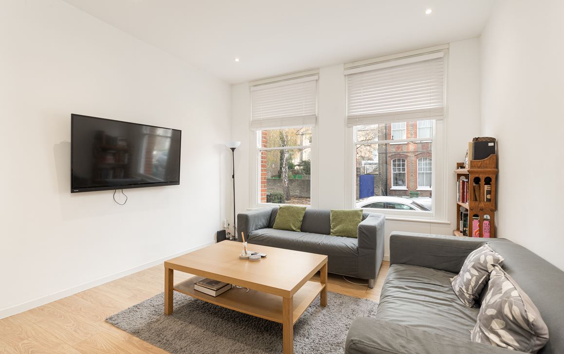 Flat Trent Road in Greater London