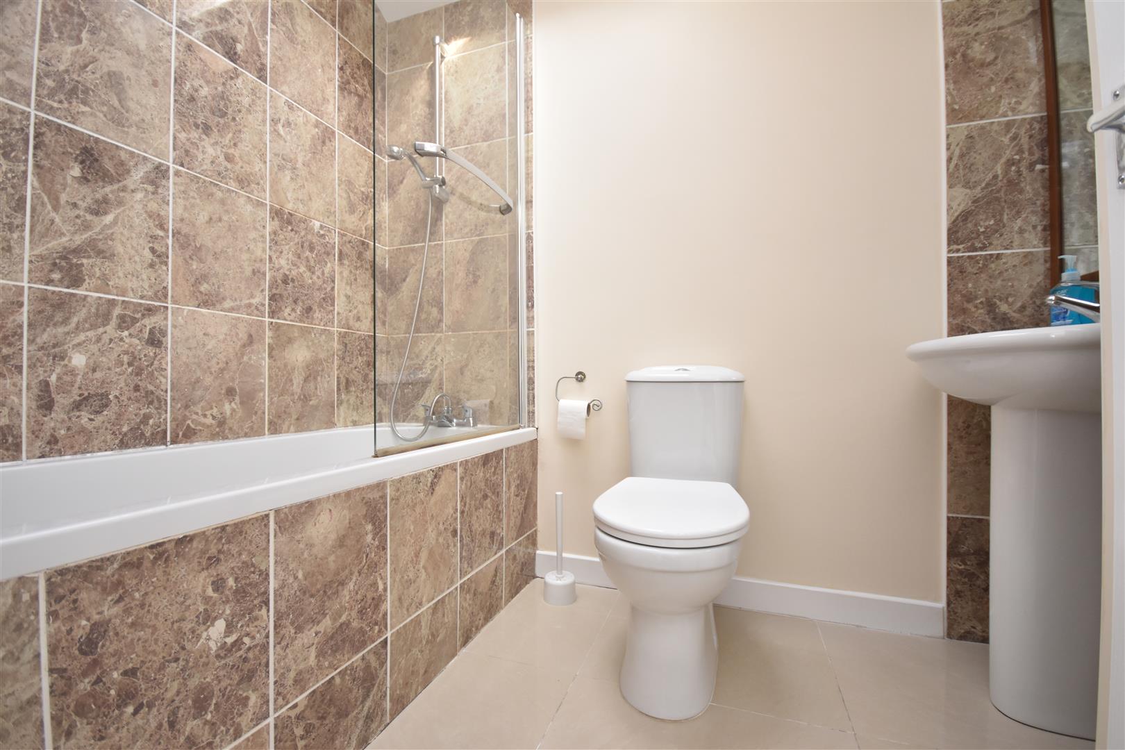 Flat West Vale in Neston