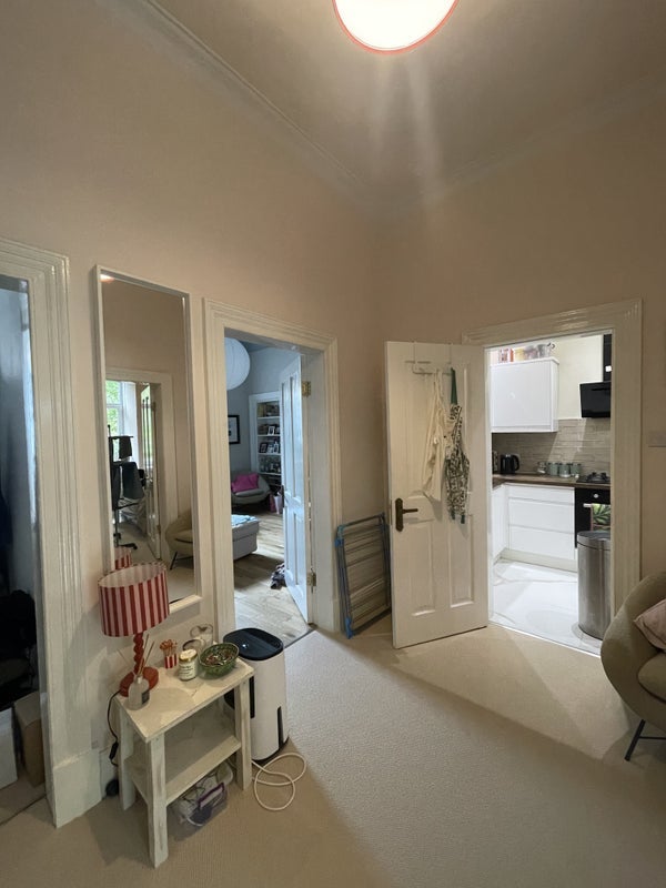 Room Westmoreland Street in Glasgow