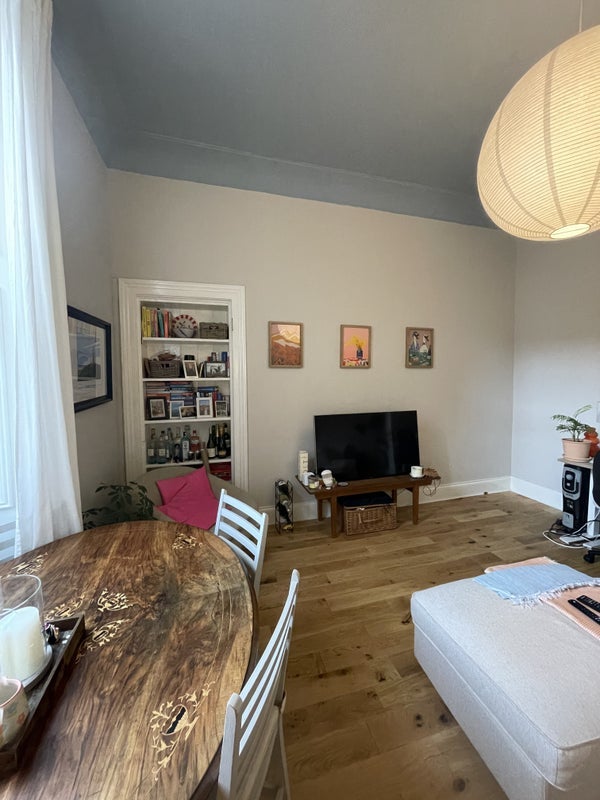 Room Westmoreland Street in Glasgow
