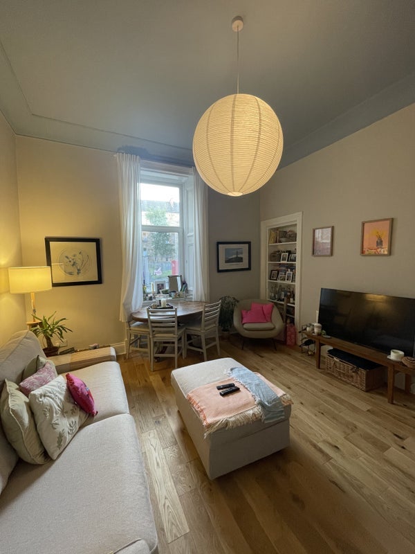 Room Westmoreland Street in Glasgow