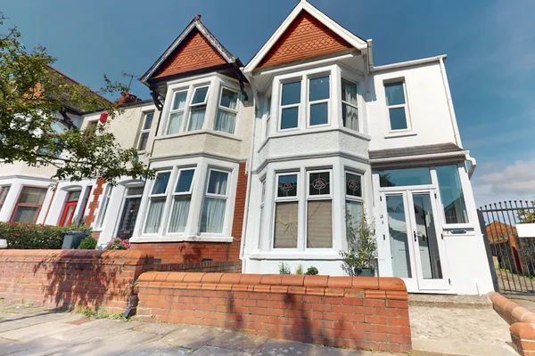 Flat Pen-Y-Lan Terrace in Cardiff