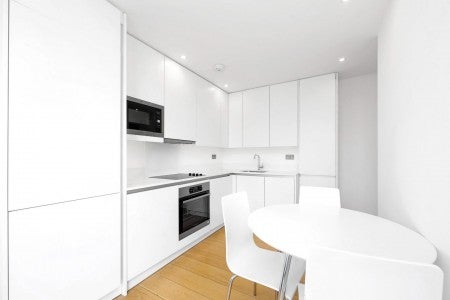 Flat Plumbers Row in Greater London