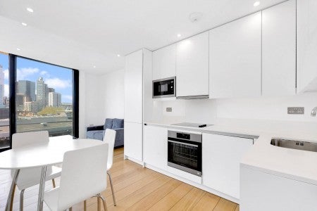 Flat Plumbers Row in Greater London