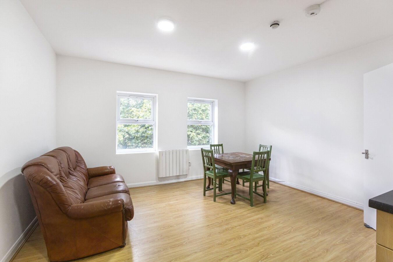 Flat Kingsland Road in Greater London