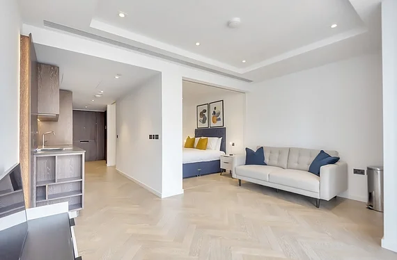 Flat Kirtling Street in Greater London