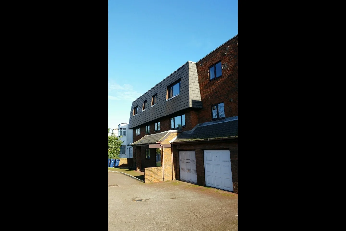 Flat Green Walk in Greater London