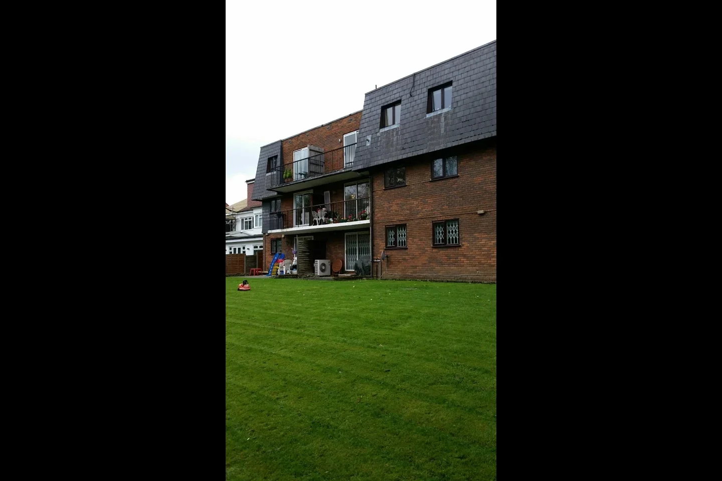 Flat Green Walk in Greater London