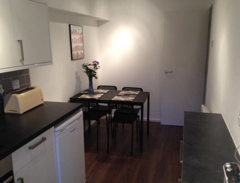 Room Buccleuch Street in Glasgow