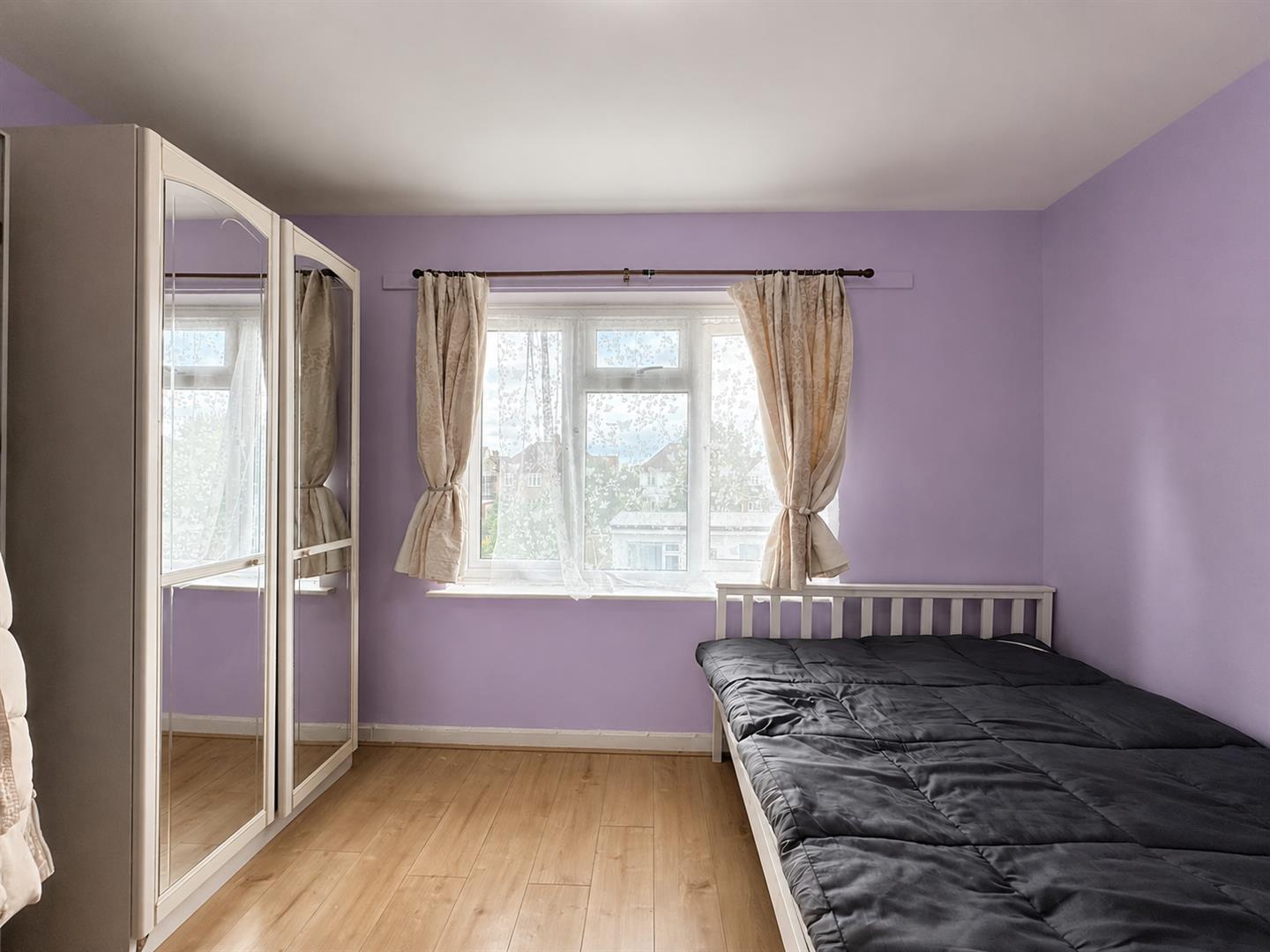 Room Queens Gardens in Greater London