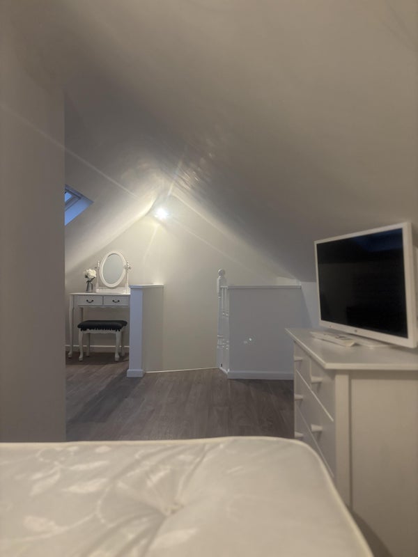 Room Almond Way in Bristol