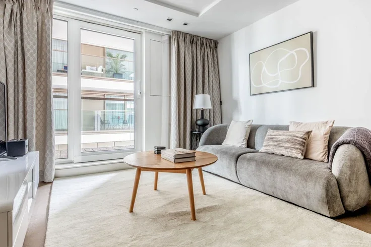 Flat Radnor Terrace in Greater London