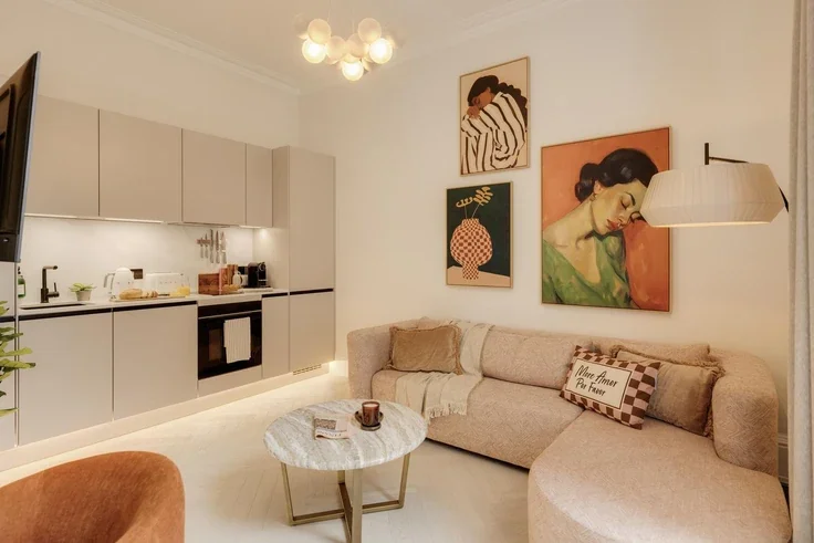 Flat Pembridge Gardens in Greater London