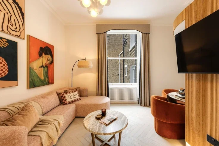 Flat Pembridge Gardens in Greater London