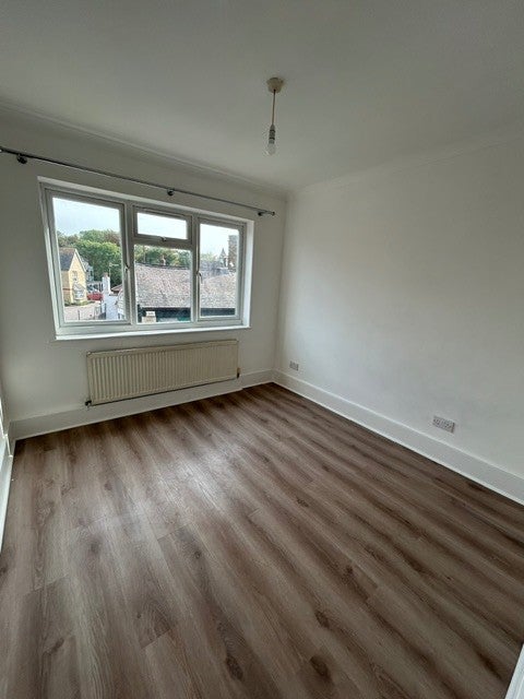 Flat Bourne Road in Greater London