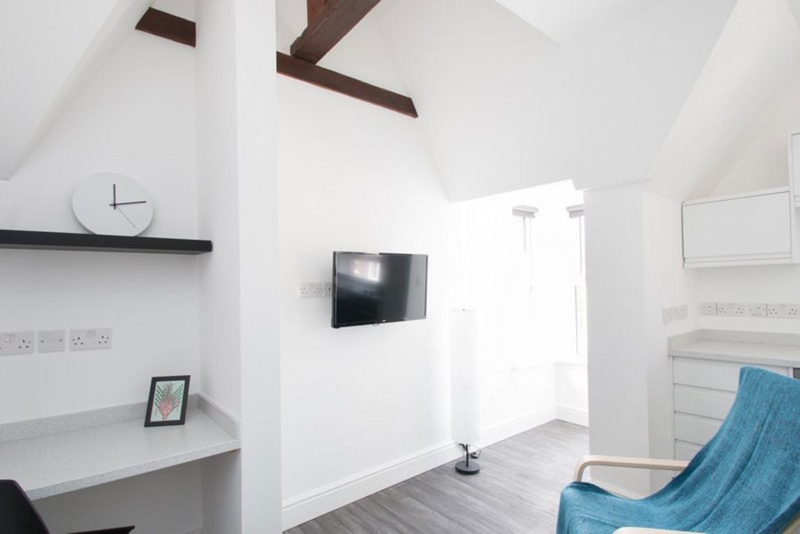 Room Salterns Way in Chichester